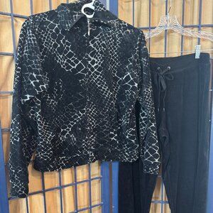 Jane Ashley Velour Snakeskin Print Lounge Set Size  Y2K